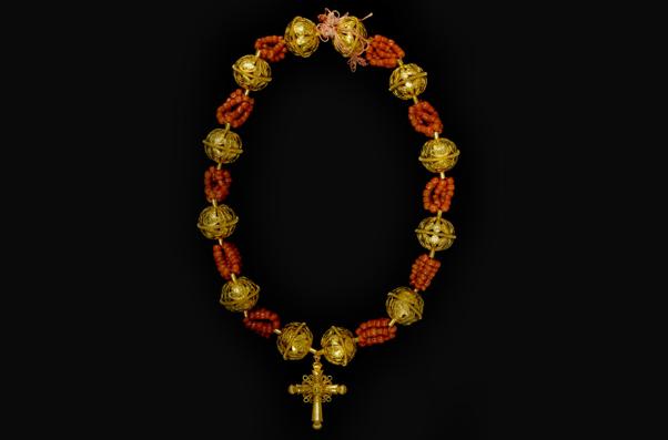 Kolarin, gold necklace